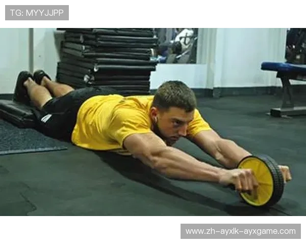 高效腹肌训练器械精选助你打造核心力量